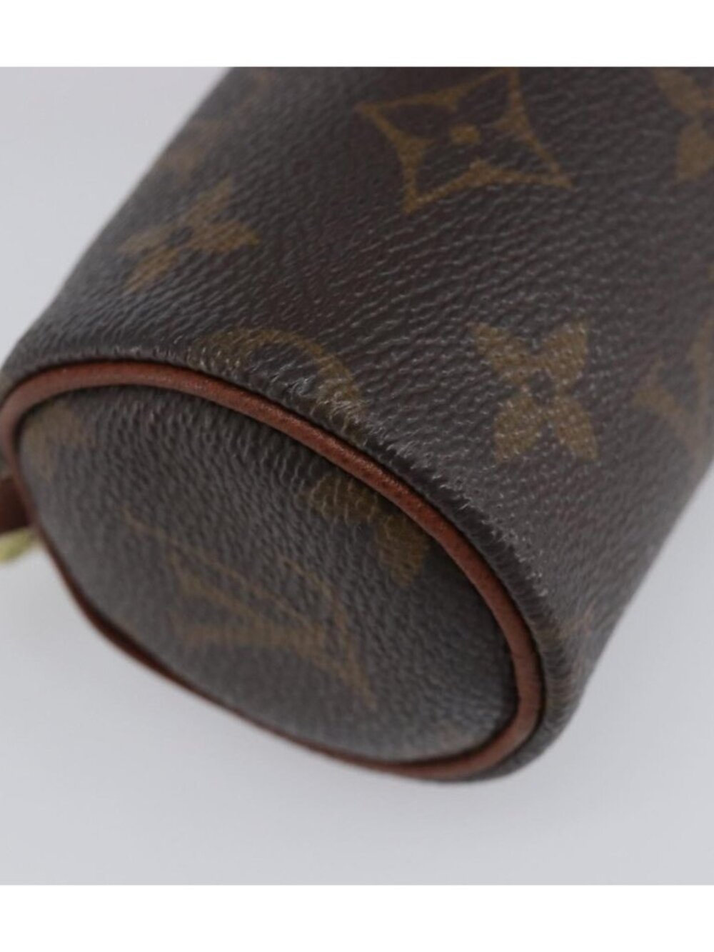 LOUIS VUITTON Monogram Papillon Pouch - Picture 13 of 16